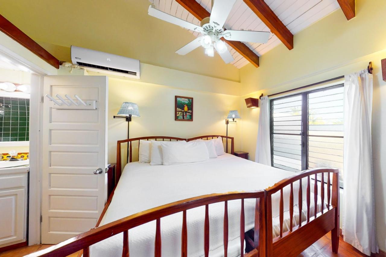 Condo #27 @ Beachside Villas Dangriga Eksteriør billede