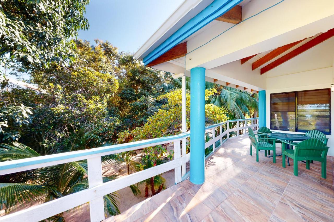 Condo #27 @ Beachside Villas Dangriga Eksteriør billede